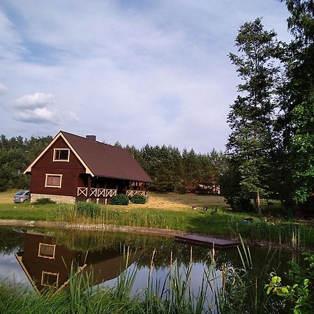 Alisa Kviecia. Villa Juodalaukiai Exteriör bild