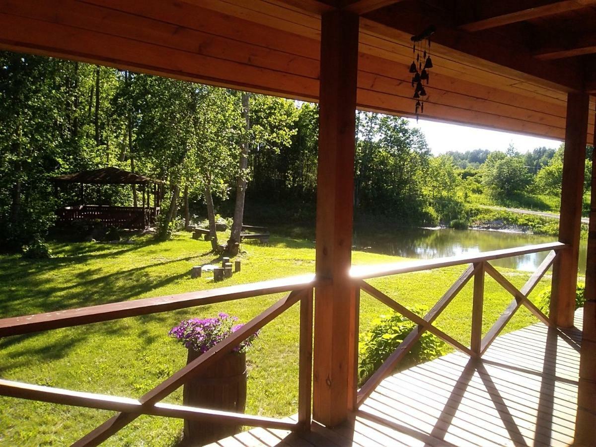 Alisa Kviecia. Villa Juodalaukiai Exteriör bild