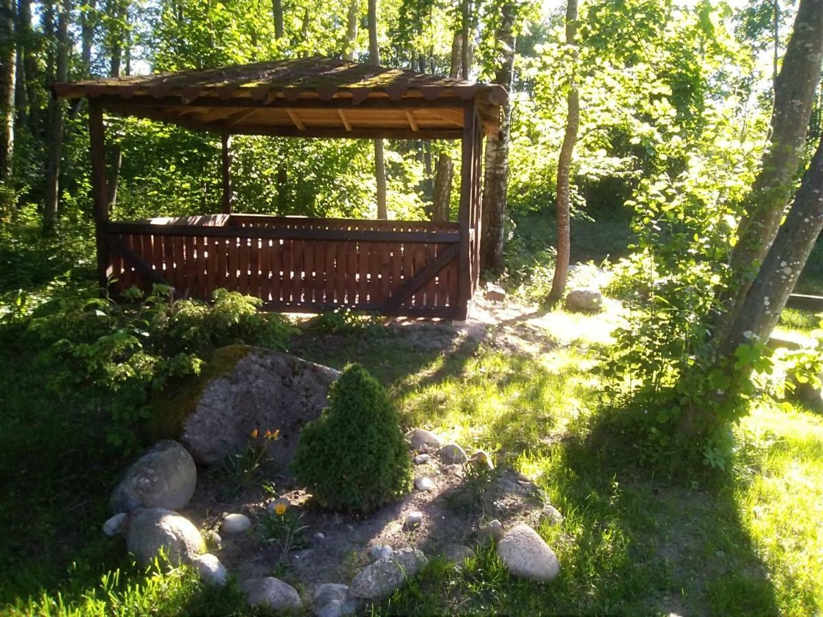 Alisa Kviecia. Villa Juodalaukiai Exteriör bild
