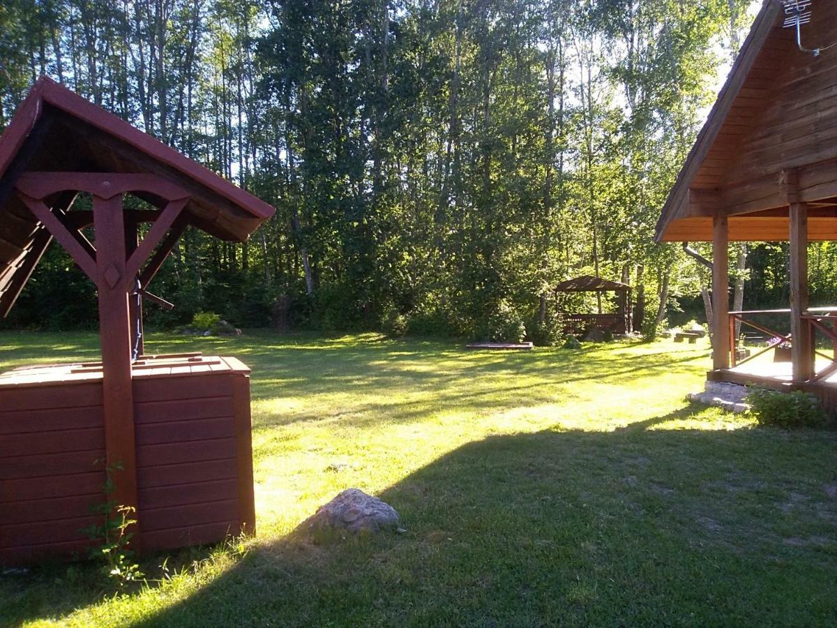 Alisa Kviecia. Villa Juodalaukiai Exteriör bild