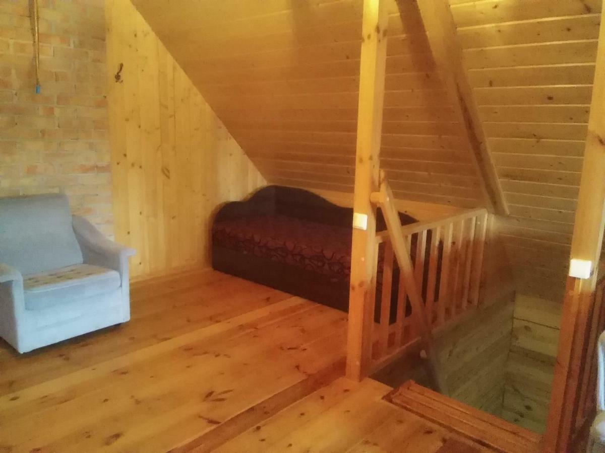 Alisa Kviecia. Villa Juodalaukiai Exteriör bild