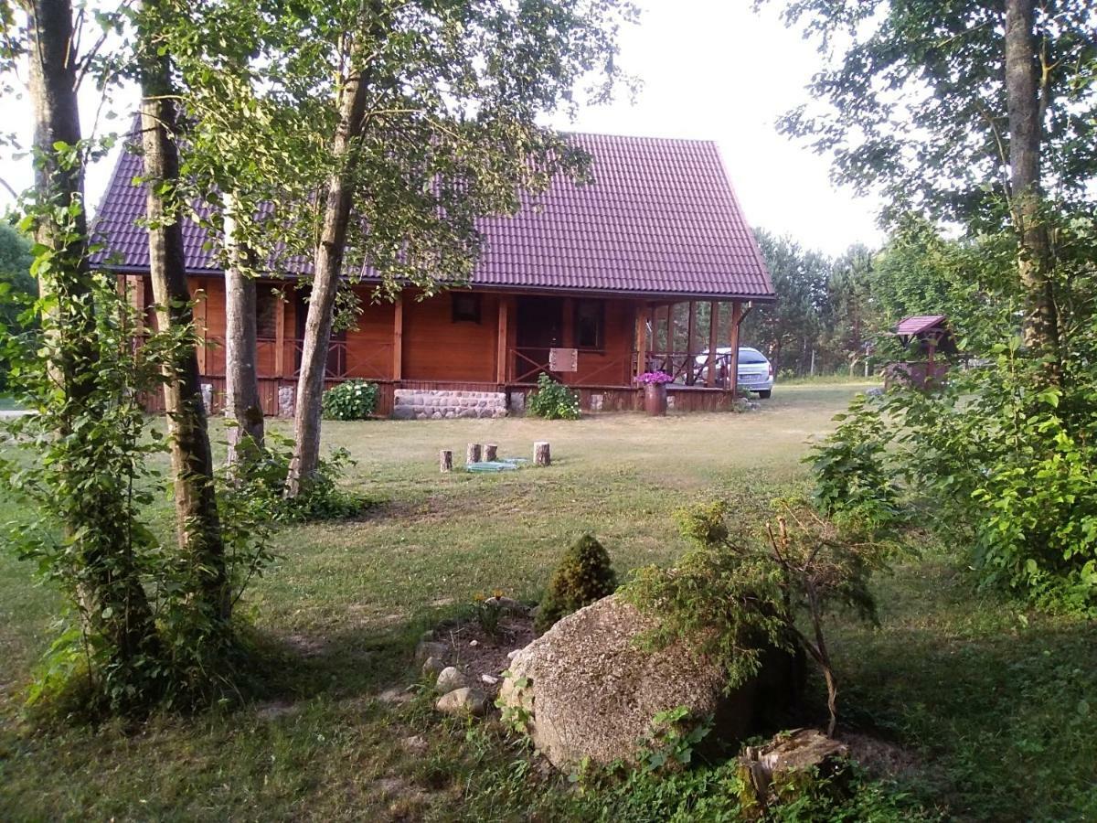 Alisa Kviecia. Villa Juodalaukiai Exteriör bild